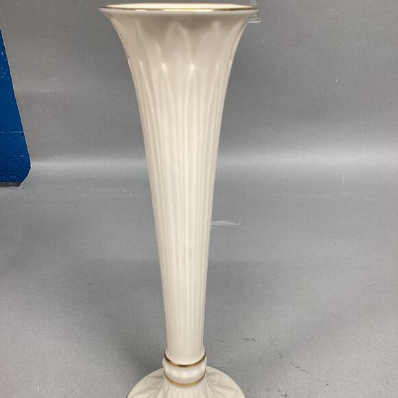Vintage Porcelain Lenox Bud Vase With Gold Trim - 9”H- Made In USA - Picture 2 of 9
